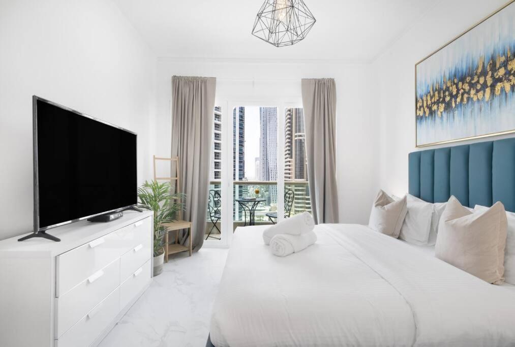 Apartment Cozy 1br Near Jbr With Sea View Pool Gym And Free Parking